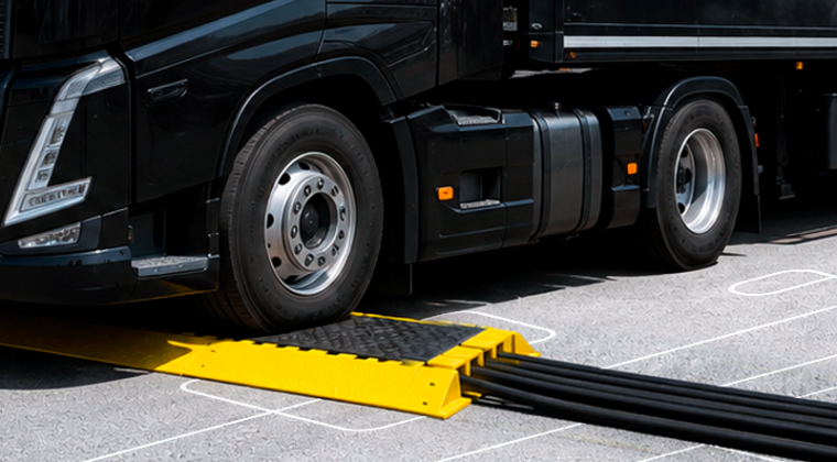  Puentes salvacables, paso seguro para público y vehículos en eventos