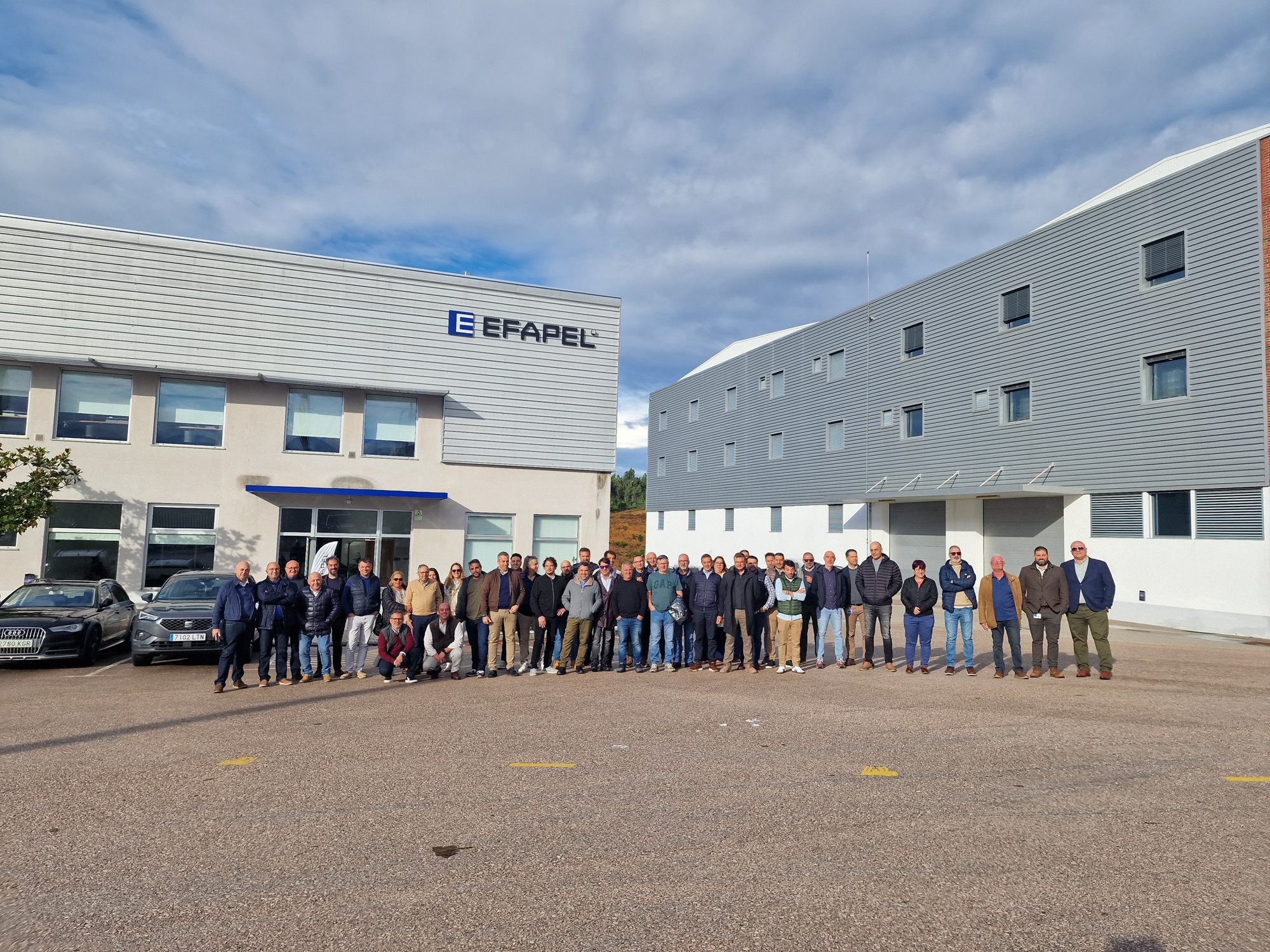 Grumelec visita las instalaciones de Efapel, donde recibimos una espledida acogida. Grumelec visita las instalaciones de Efapel, donde recibimos una espledida acogida.