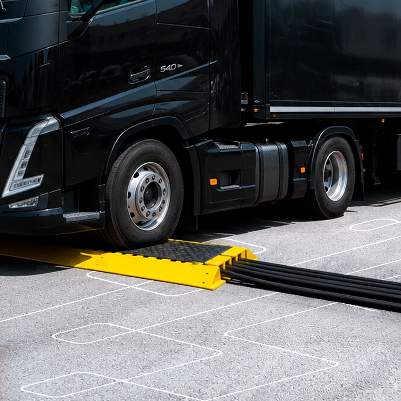  Puentes salvacables, paso seguro para público y vehículos en eventos