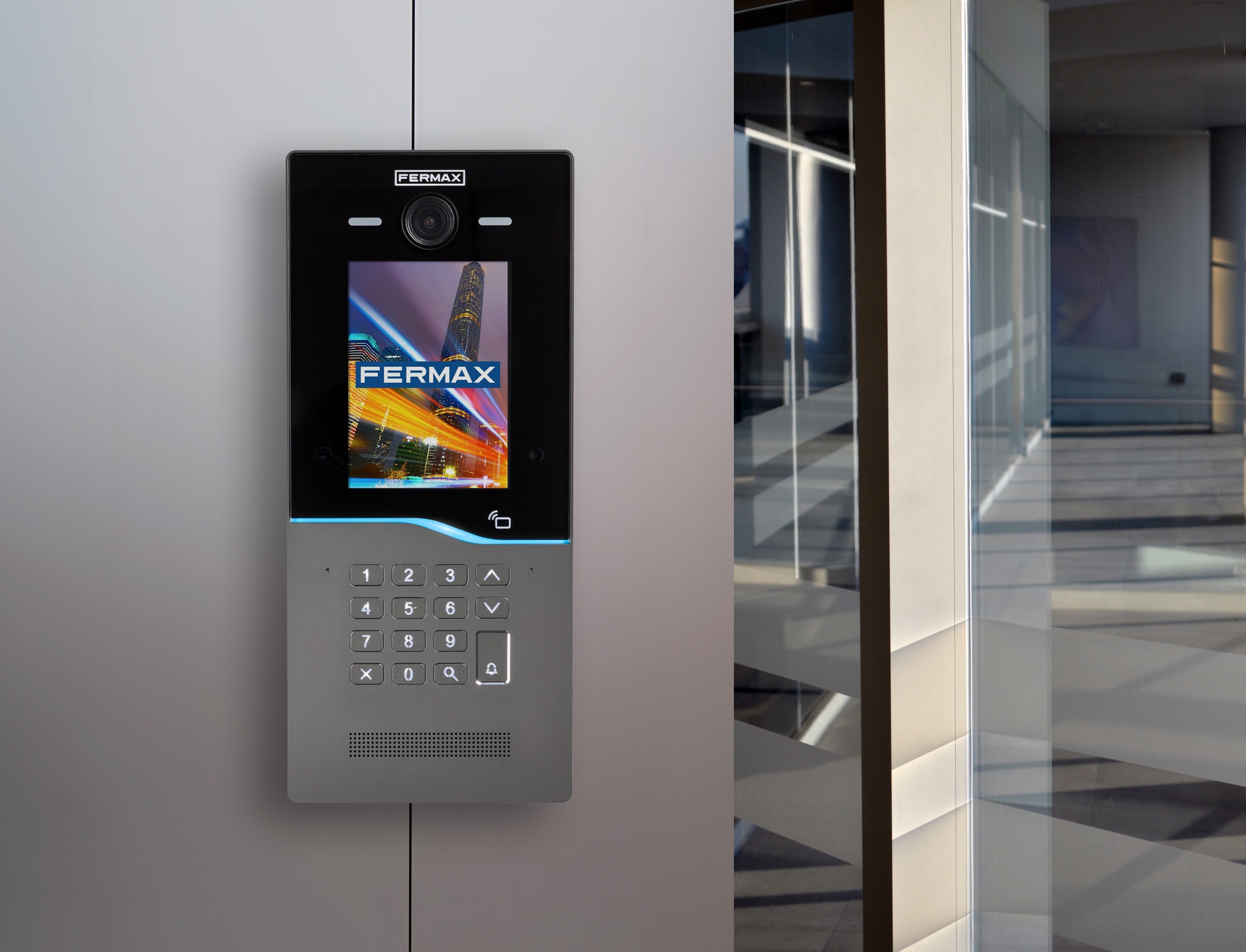 Fermax conecta sus placas de calle 4G Connect con la tecnología IoT de Telefónica Tech