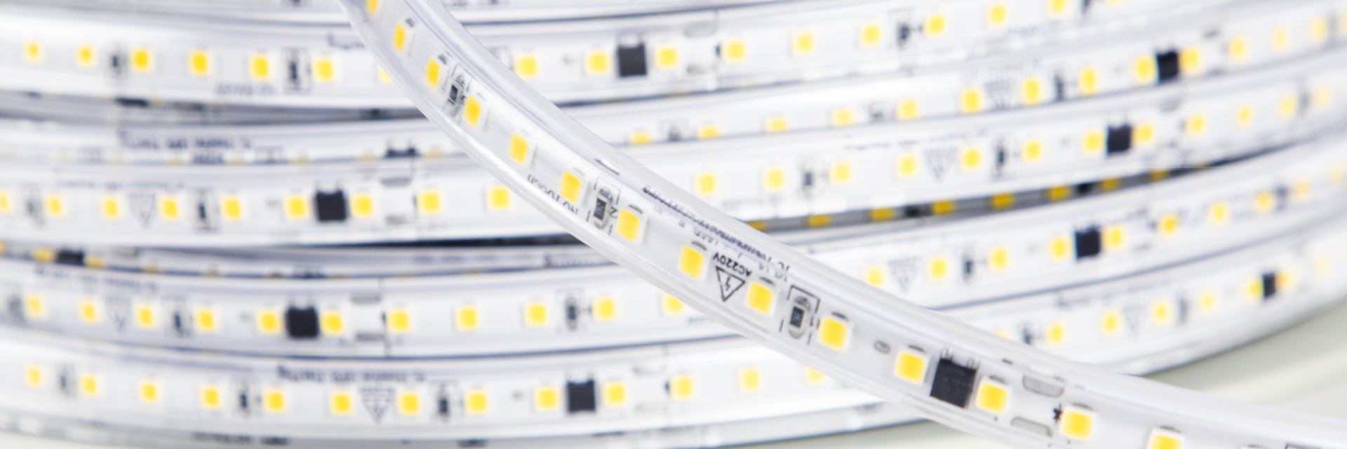 PRILUX presenta IMAGINE JOB, una nueva tira LED de 230 V para instalaciones profesionales rápidas y continuas